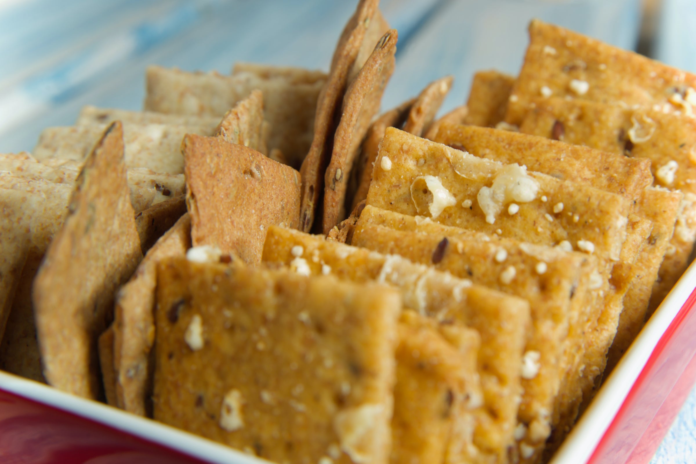 Crackers, crisps & cereal