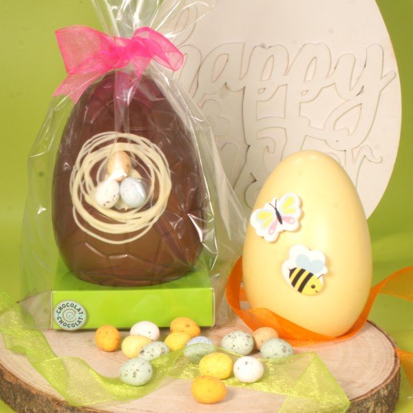 Milk Chocolate Easter Egg with Mini Eggs or Pralines