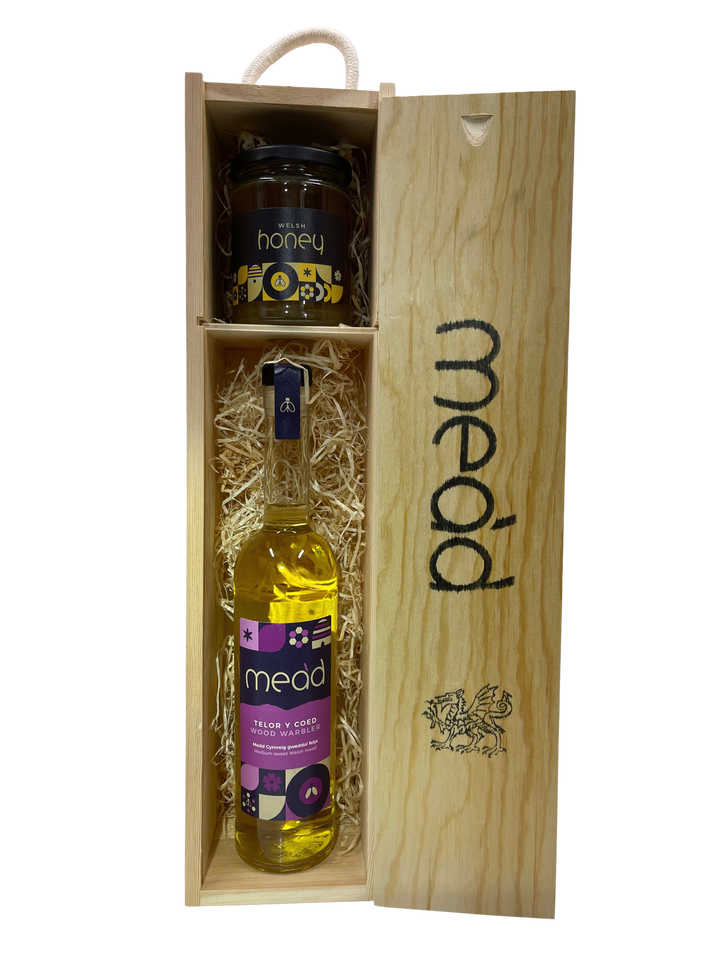 Wood Warbler - Telor Y Coed: Medium Sweet Mead With Honey in Gift Box 500ml