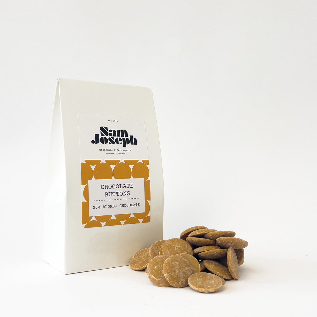 30% Blonde chocolate buttons