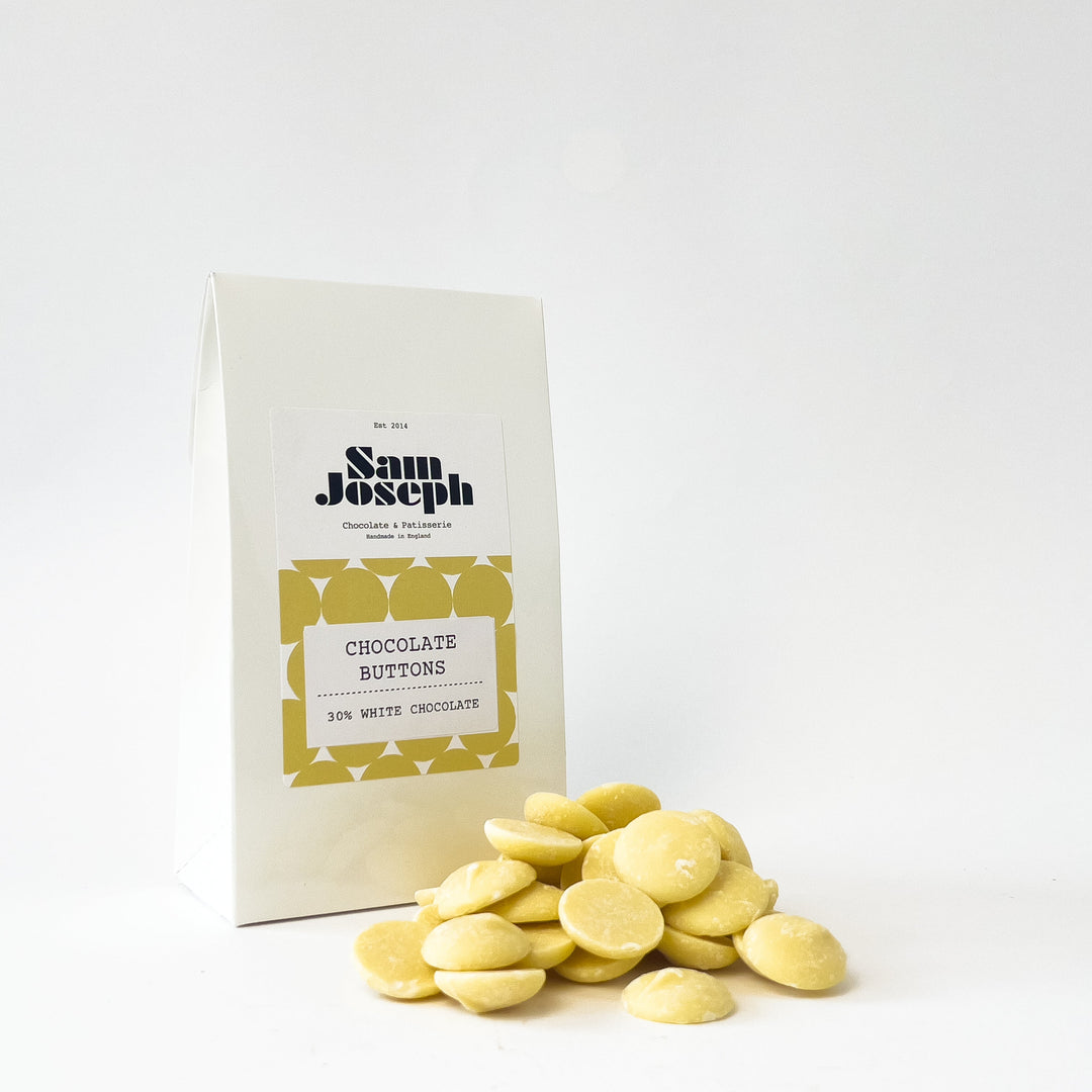 30% White chocolate buttons