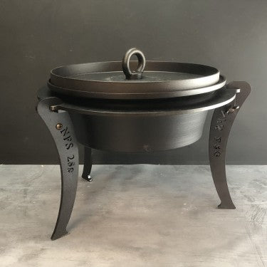 Netherton Foundry Spun Iron Dutch Oven