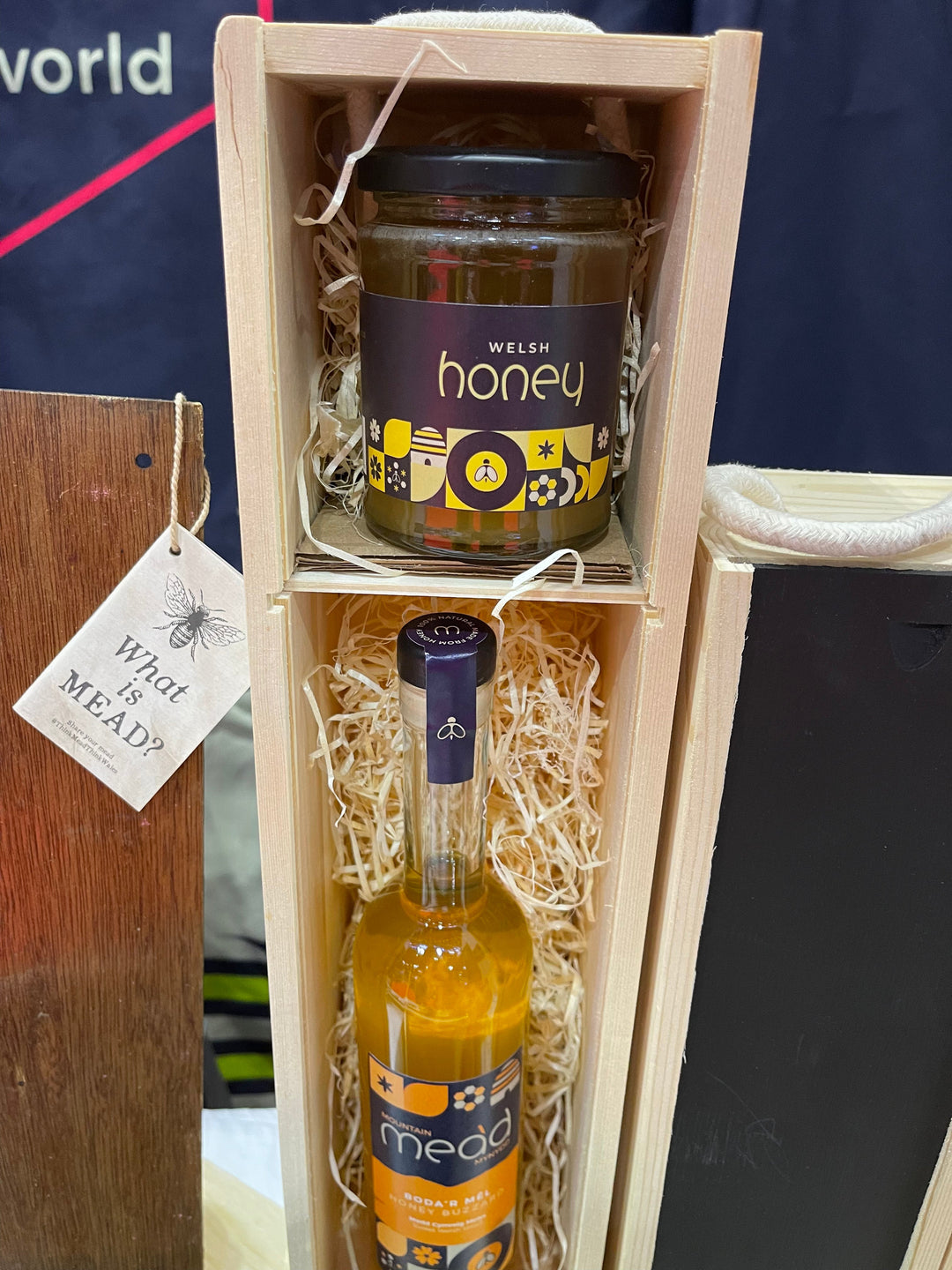 Honey Buzzard - Boda’r Mêl: Sweet Mead With Honey in Gift Box 500ml